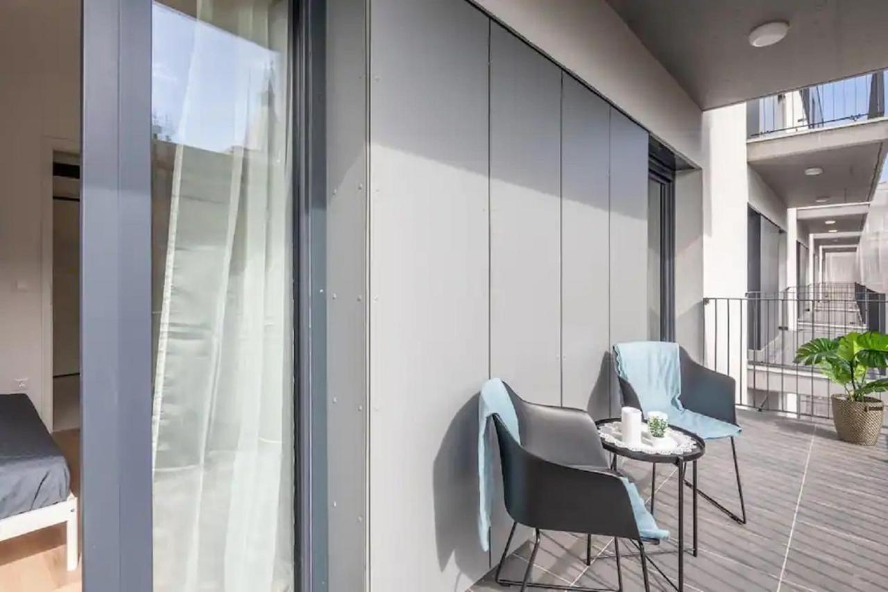 Brand New Modern Apartment-2 Rooms-Balcony-Garage بودابست المظهر الخارجي الصورة