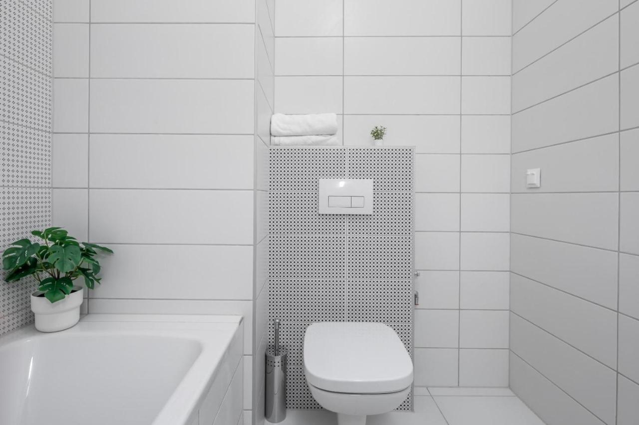 Brand New Modern Apartment-2 Rooms-Balcony-Garage بودابست المظهر الخارجي الصورة